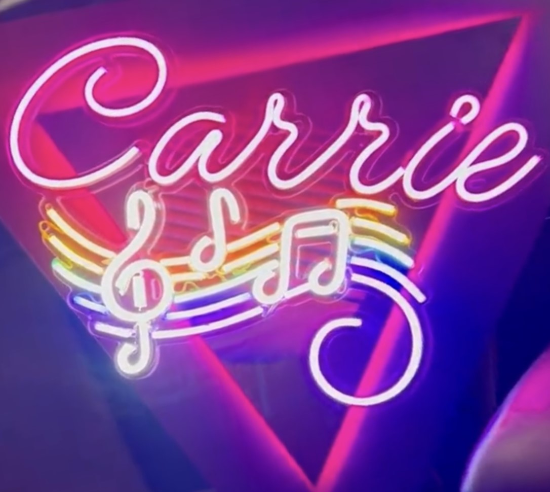 a neon sign that reads,'carie club '